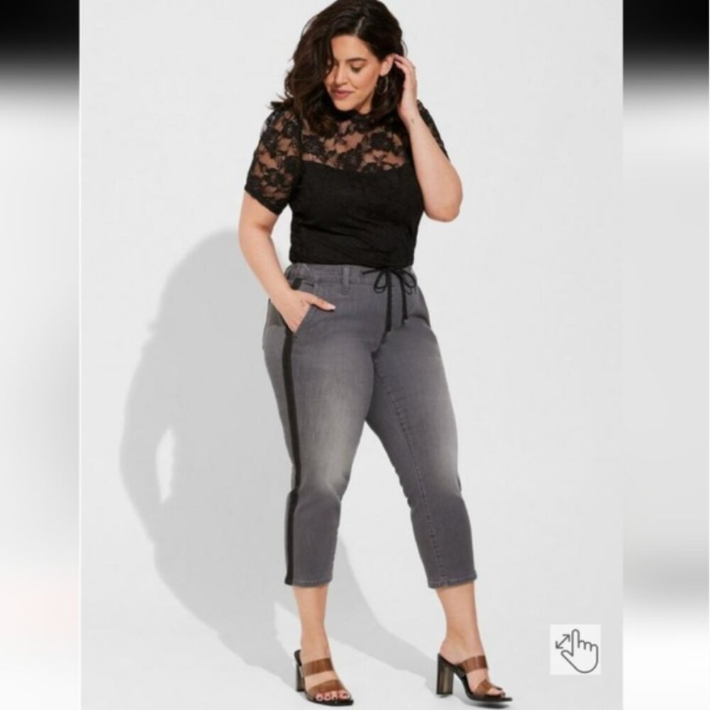 TORRID Pull On Crop Size 2X Boyfriend Straight Denim Jeans w/ Drawstring NEW